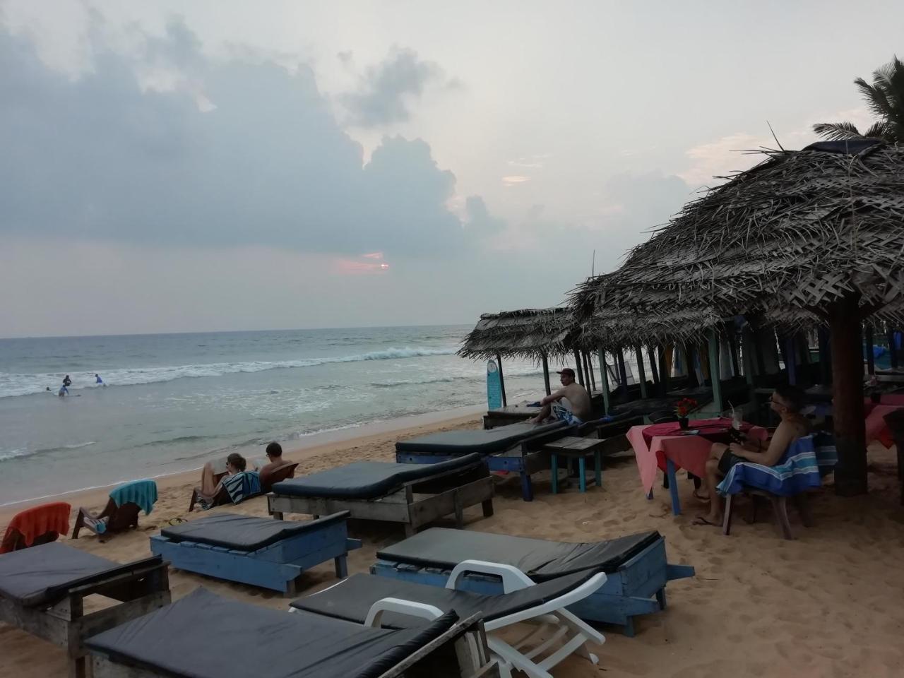 Hotel Universal Beach هيكادوفا المظهر الخارجي الصورة